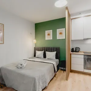 Apartament - Great Location-cozy With Balcony - Towarowa, Warszawa